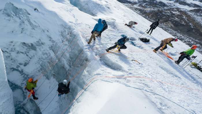 Cloud Nine Guides - Crevasse Rescue Course