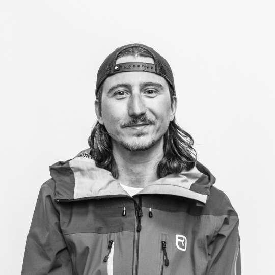 Robbie Chmelyk - Cloud Nine Guides